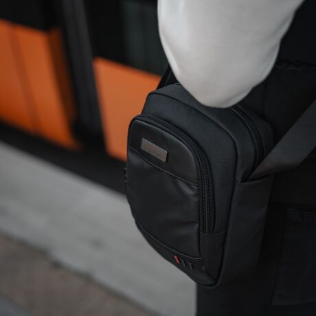 Τσαντάκι ώμου Cardinal  126 μαύρο Τσαντάκι ώμου Cardinal  126 μαύρο